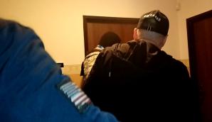 Brawurowa akcja Krzysztofa Rutkowskiego i policji! Schwytali poszukiwanego Europejskim Nakazem Aresztowania Piotra Sz. To on wykorzystał widzenie, zamienił się z bratem i uciekł z więzienia!