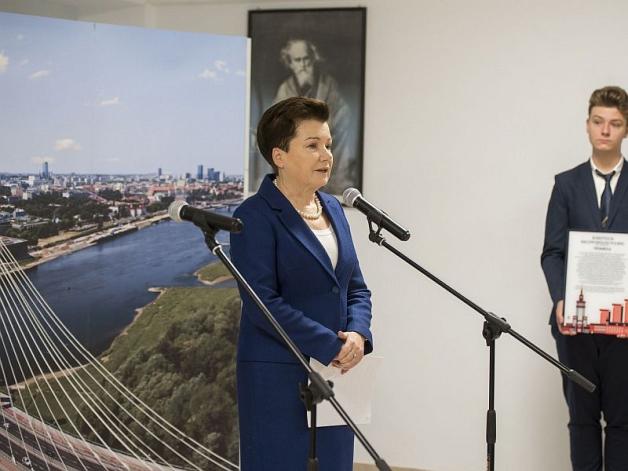 W pierwszej szkole w stolicy zawisła Preambuła Konstytucji RP