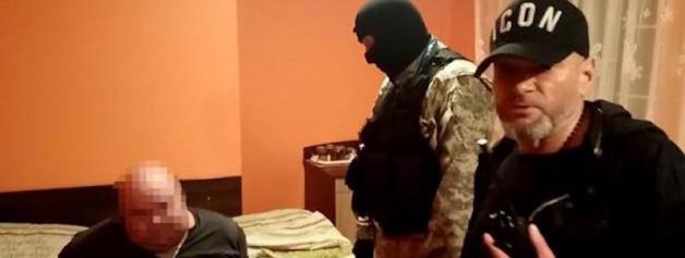 Brawurowa akcja Krzysztofa Rutkowskiego i policji! Schwytali poszukiwanego Europejskim Nakazem Aresztowania Piotra Sz. To on wykorzystał widzenie, zamienił się z bratem i uciekł z więzienia!