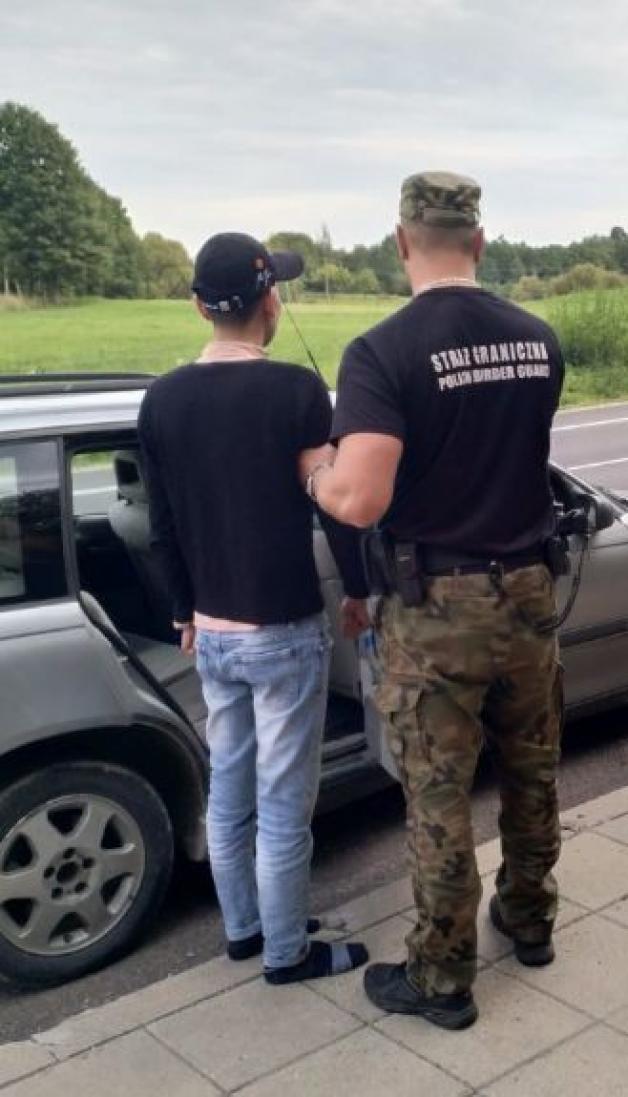Na granicy z Litwą zatrzymani nielegalni imigranci z Wietnamu wraz z łotewskim przewodnikiem